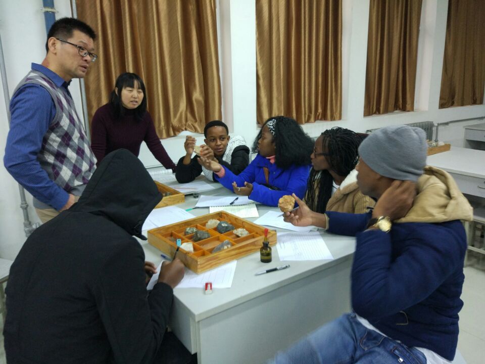 实验课二：认识沉积岩