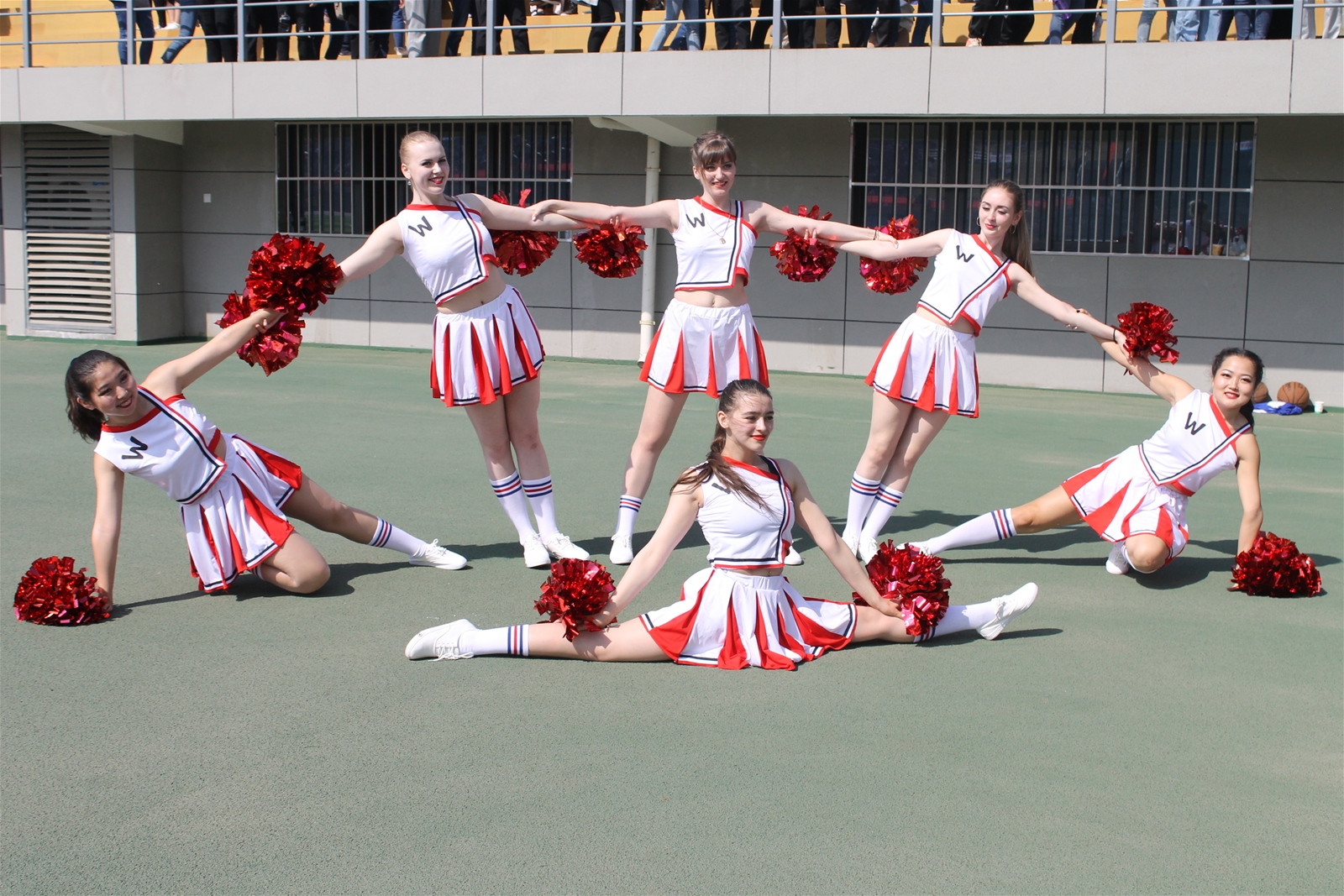 留学生在第三十七届“阳光体育”田径运动会上喜获佳绩