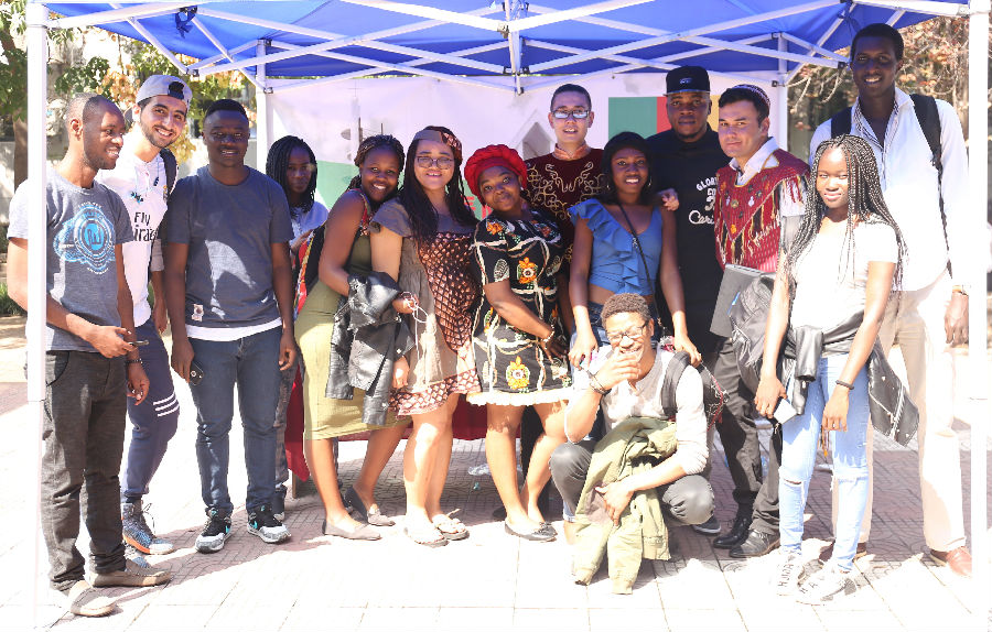 国际教育学院举办2017迎新文化周暨国际美食展